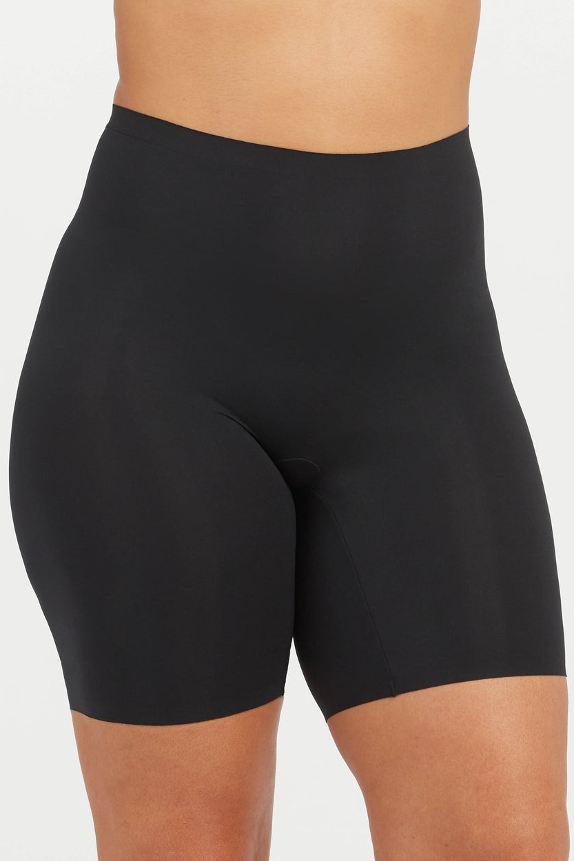 Fit-to-You Superlight Smoothing Mid-Thigh Short