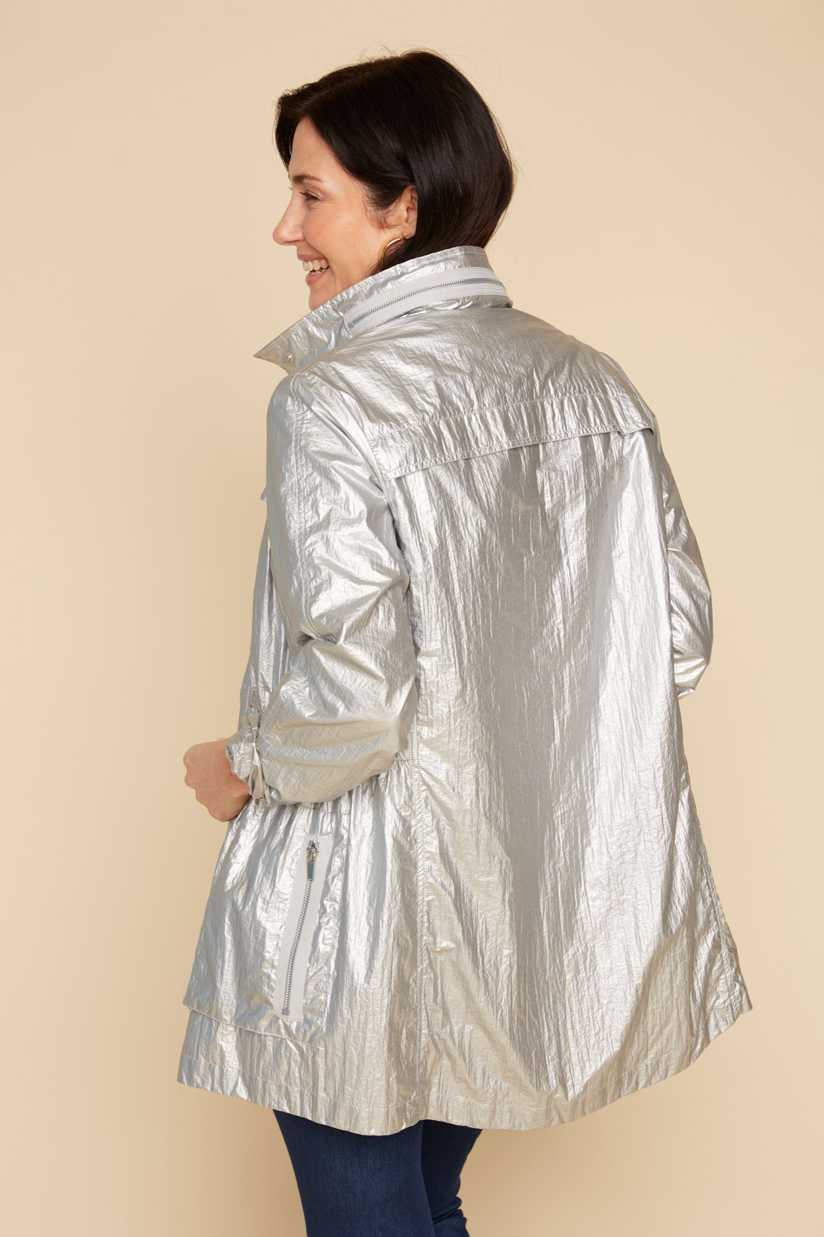 Crinkeled Metallic Long Sleeved Hooded Jacket